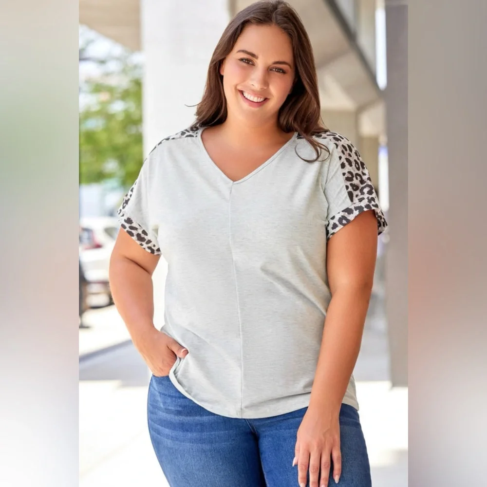 Plus Size Leopard Splicing V Neck Short Sleeve Top - Picture 1 of 5